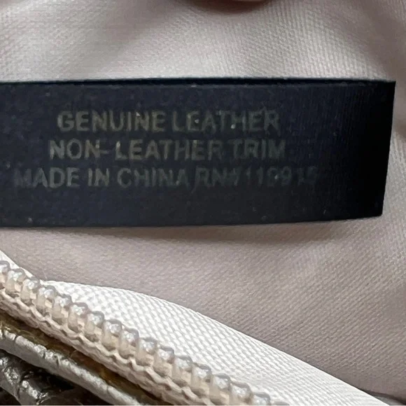 Giani Bernini Metallic Gold Genuine Leather Zip Pocketed Clutch Wristlet Wallet - Picture 8 of 15